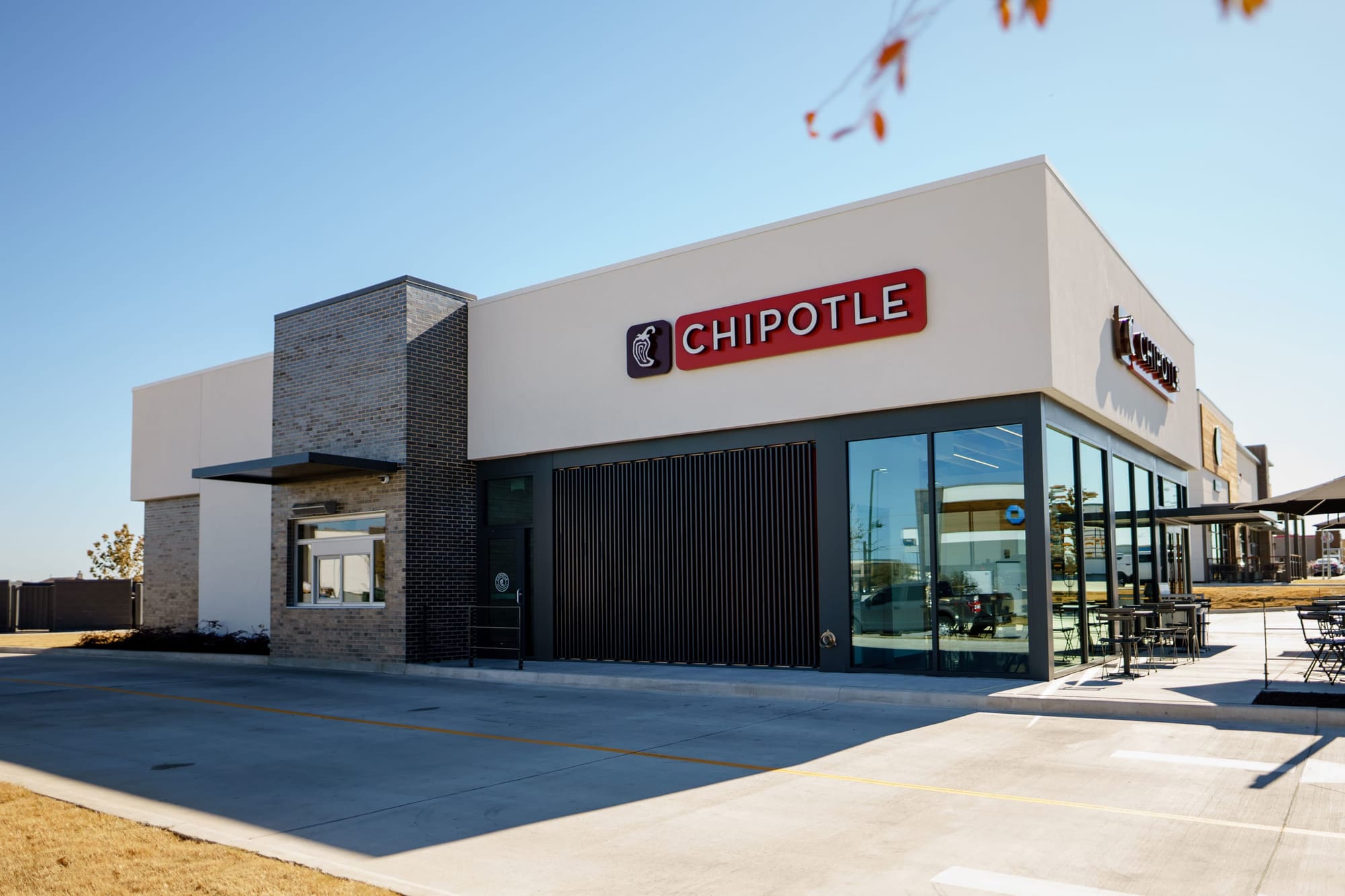 Chipotle Mexican Grill's High-Valuation Puzzle: What Traders Need to Know Amid Elevated Earnings Multiples