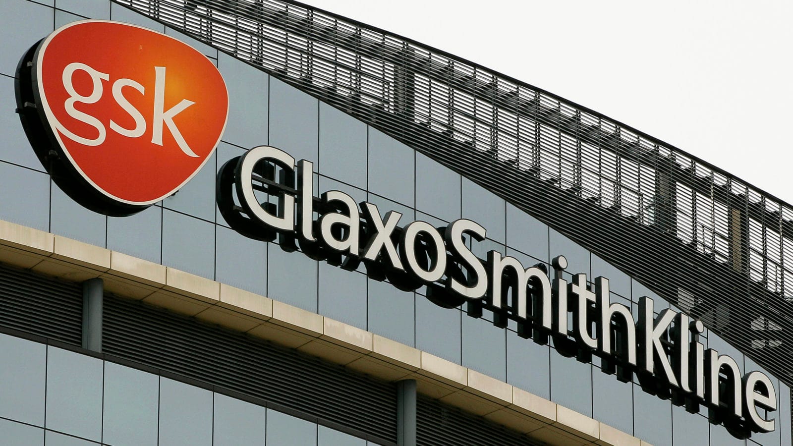 GSK's Stock Plummets 6% After CDC Curbs RSV Vaccine Guidelines